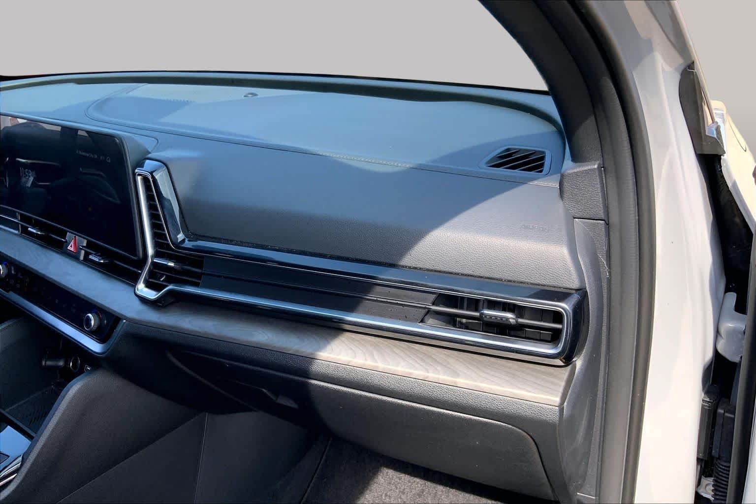 Used 2025 Wolf Gray Kia X-Line image 18