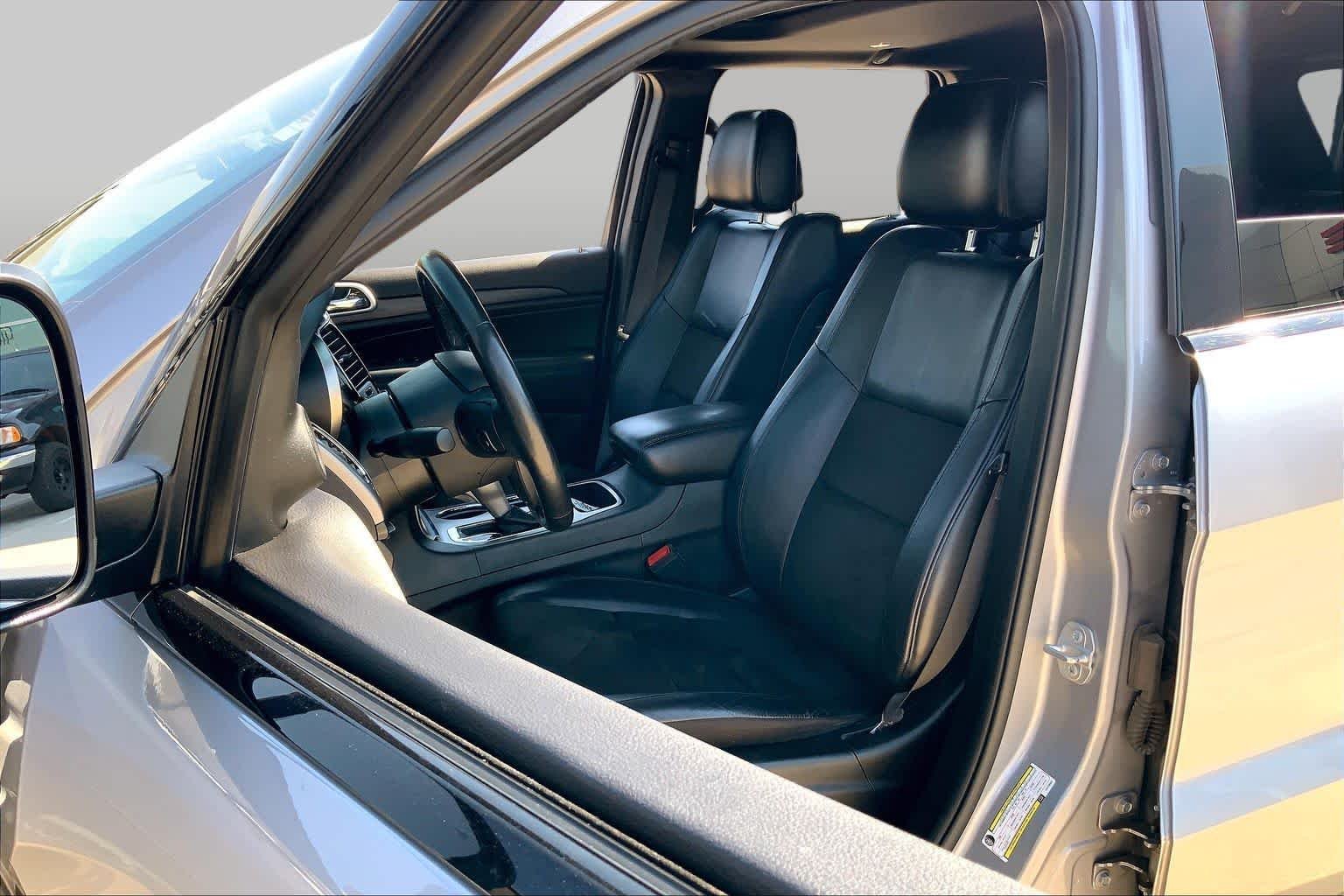 Used 2020 Billet Silver Metallic Clearcoat Jeep Altitude image 7