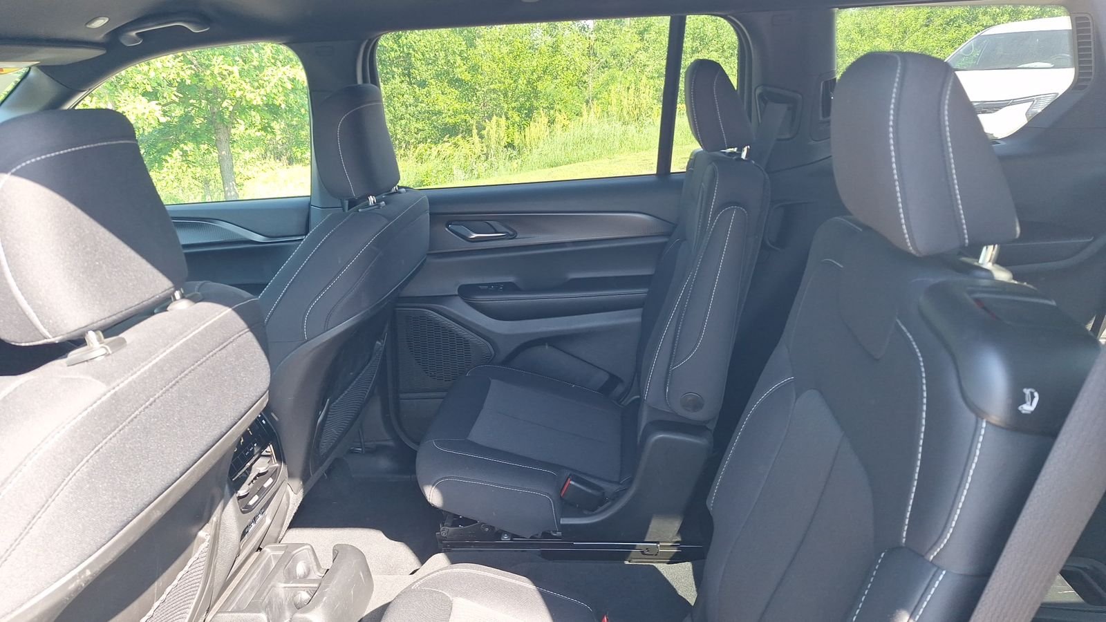 Used 2025 Black Jeep Laredo image 10