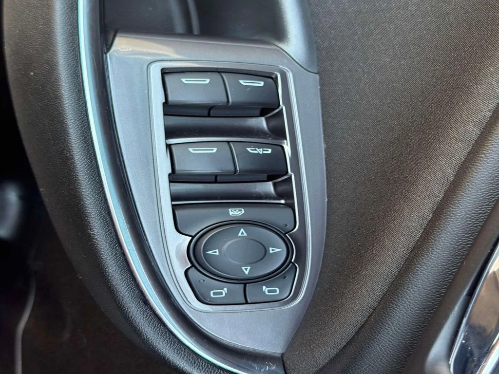 Used 2022 Silver Chevrolet LT image 19
