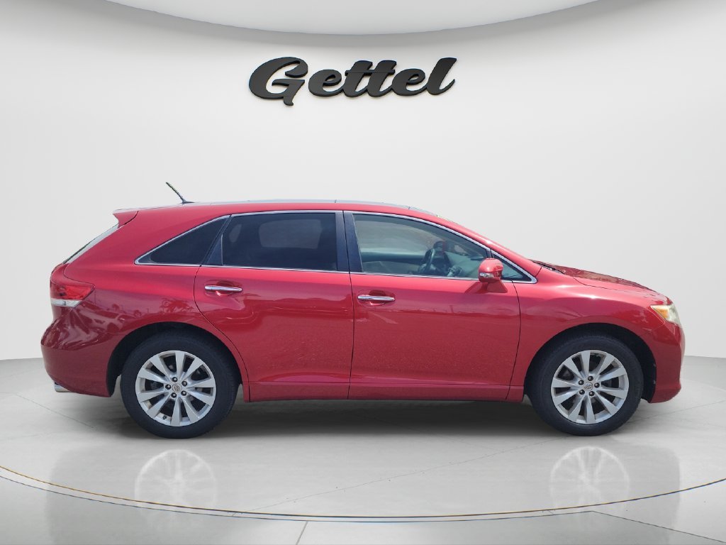 Used 2015 Red Toyota XLE image 4