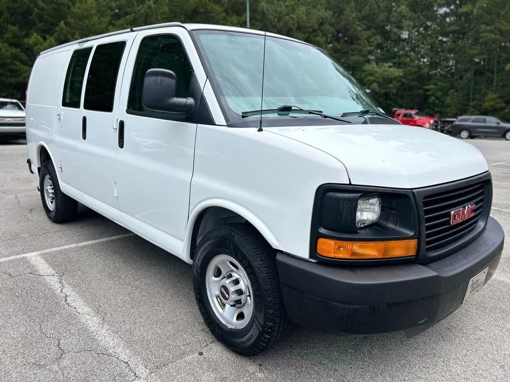 2011 GMC Savana 2500 Cargo Van's photo