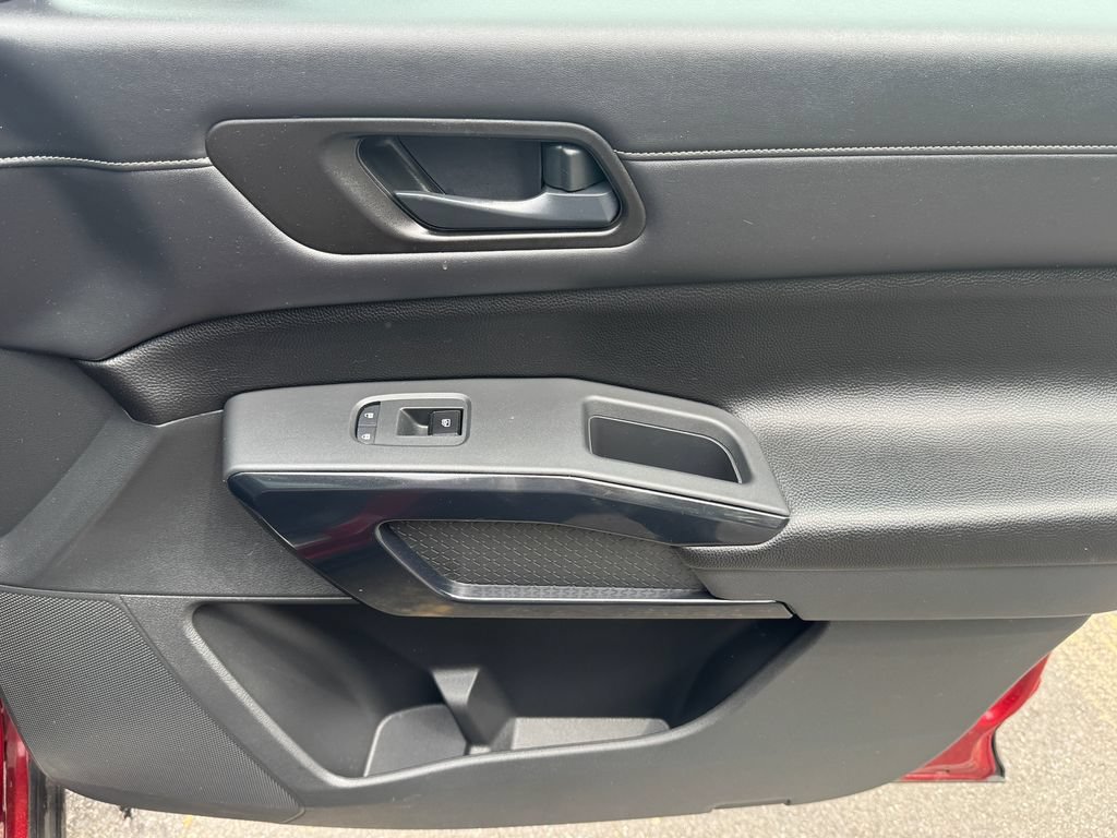 2024 Nissan Pathfinder SV - Photo 32