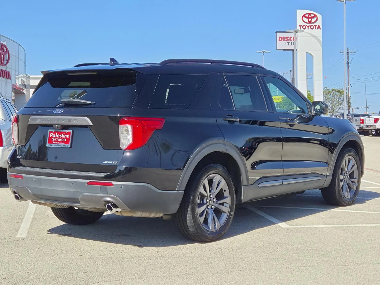 Used 2022 Black Ford XLT 4WD image 4