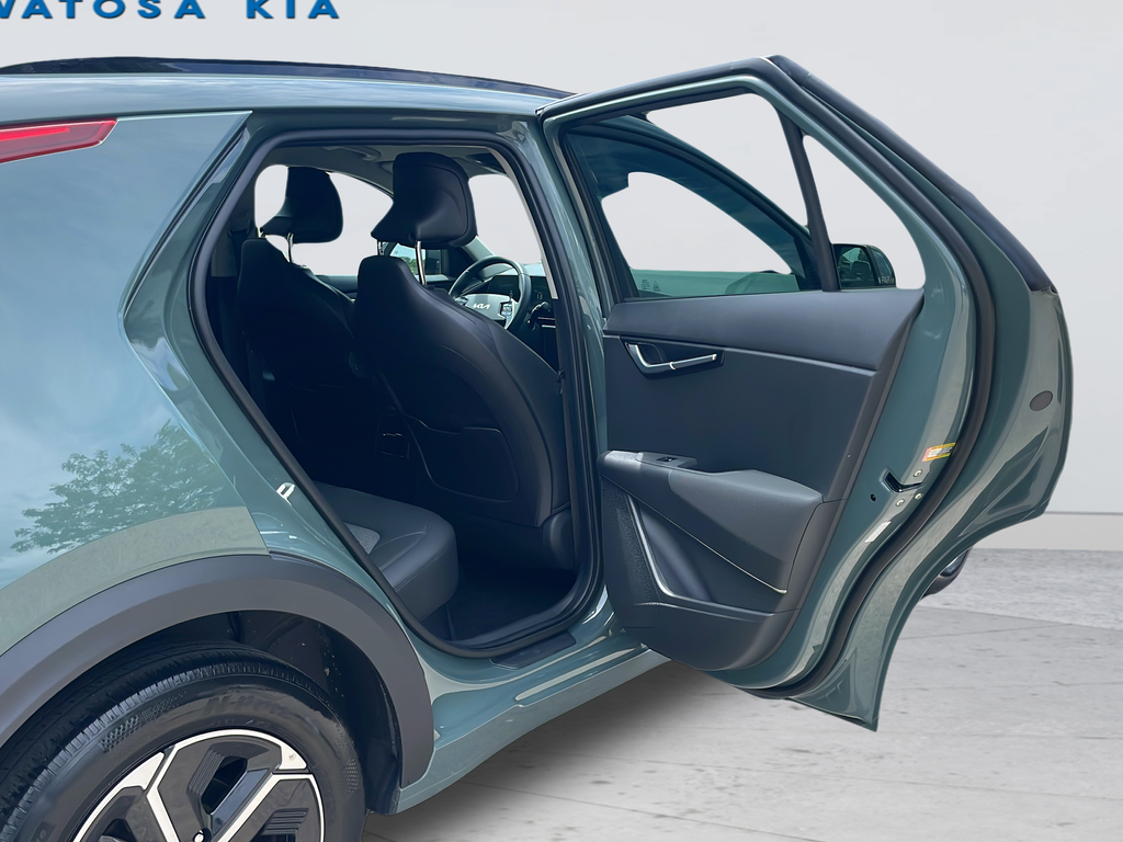 Used 2023 Green Kia EX image 33