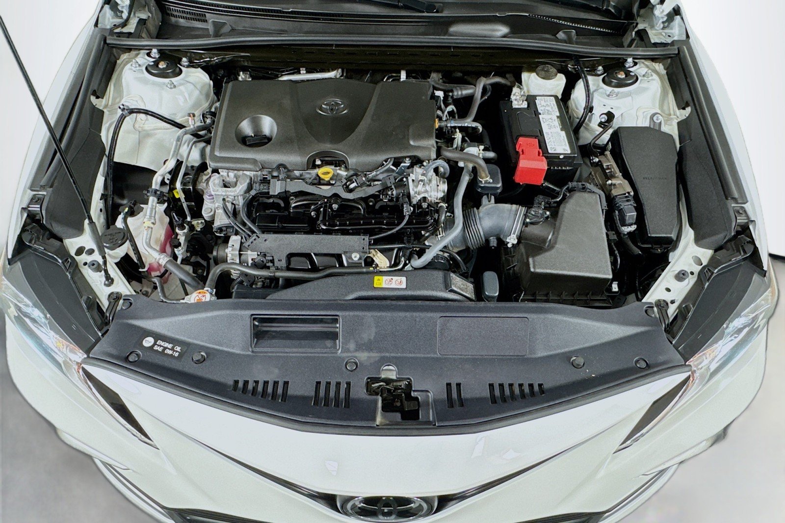 Used 2023 Ice Cap Toyota LE image 10