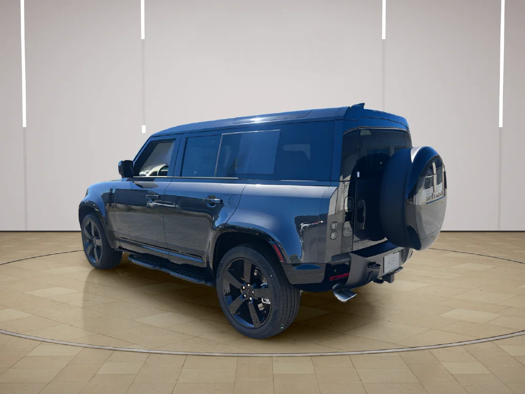 New 2026 Gray Land Rover X-Dynamic SE image 3