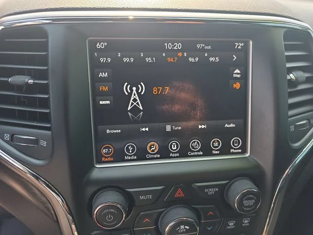 Used 2018 Black Jeep Altitude image 21