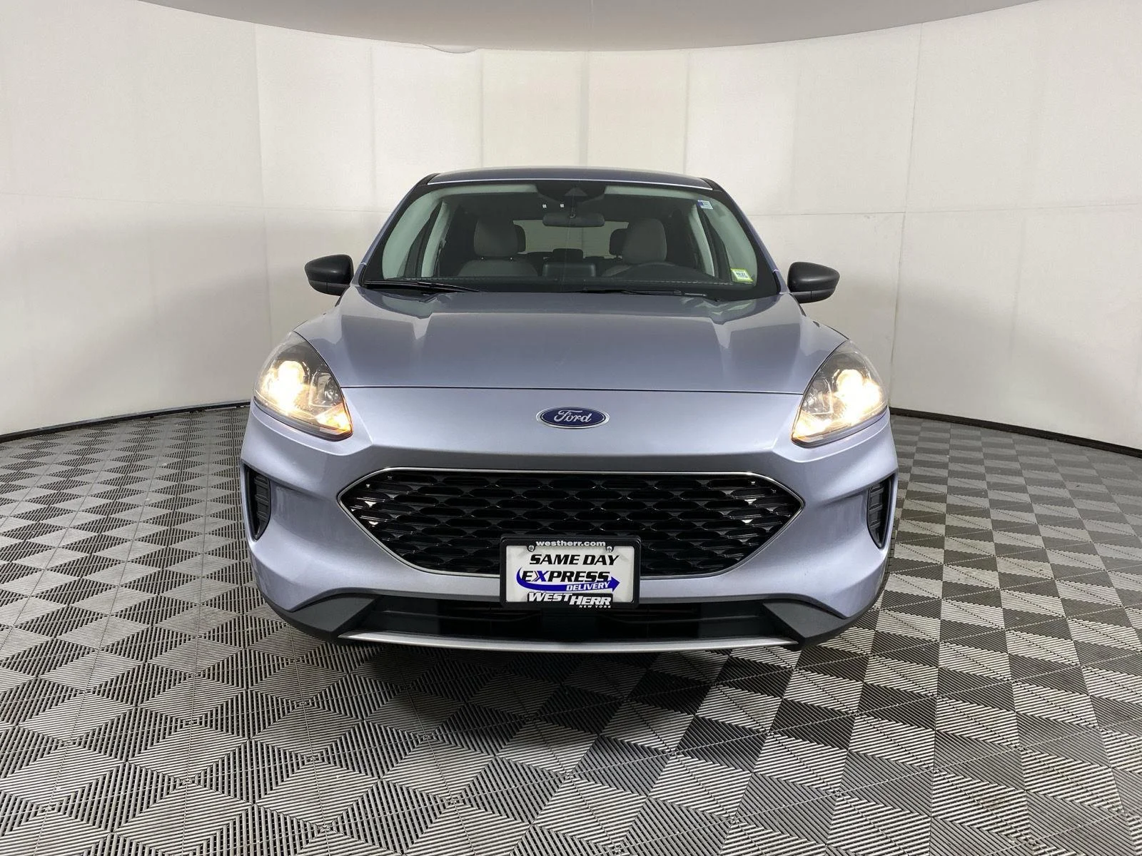 Used 2022 Iced Blue Silver Ford SE image 2