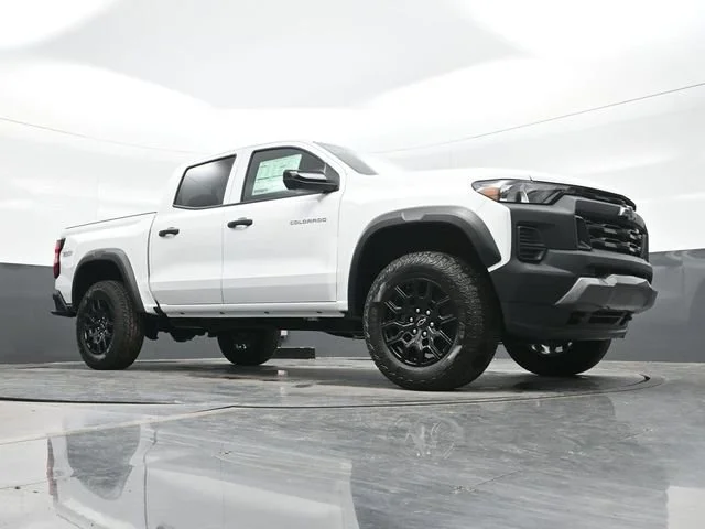 New 2026 Summit White Chevrolet Trail Boss image 15