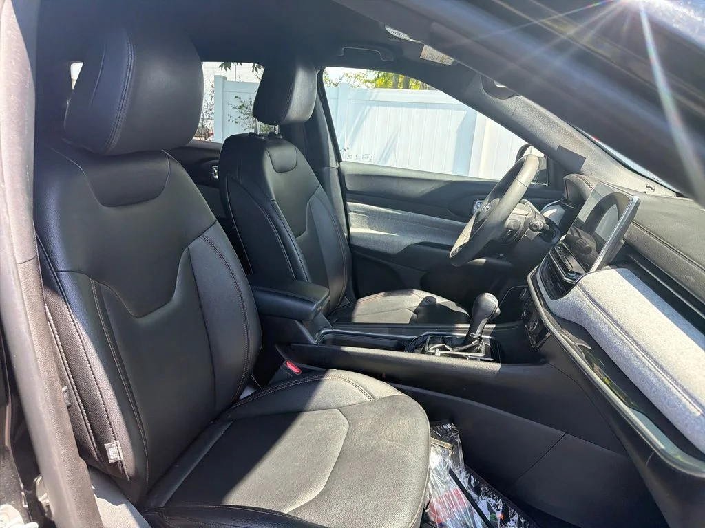 Used 2024 Black Jeep Latitude Lux image 47