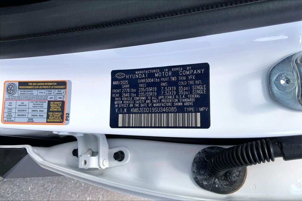 Used 2025 White Hyundai Limited image 18