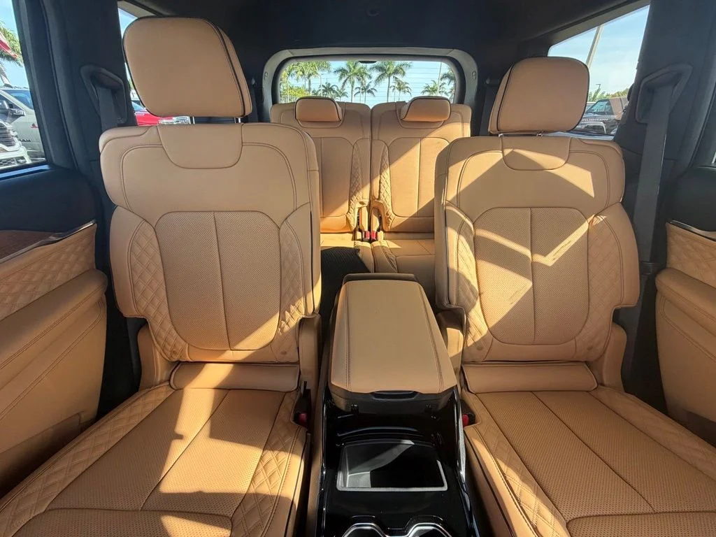 New 2027 Bright White Clear-Coat Paint Jeep Summit image 27