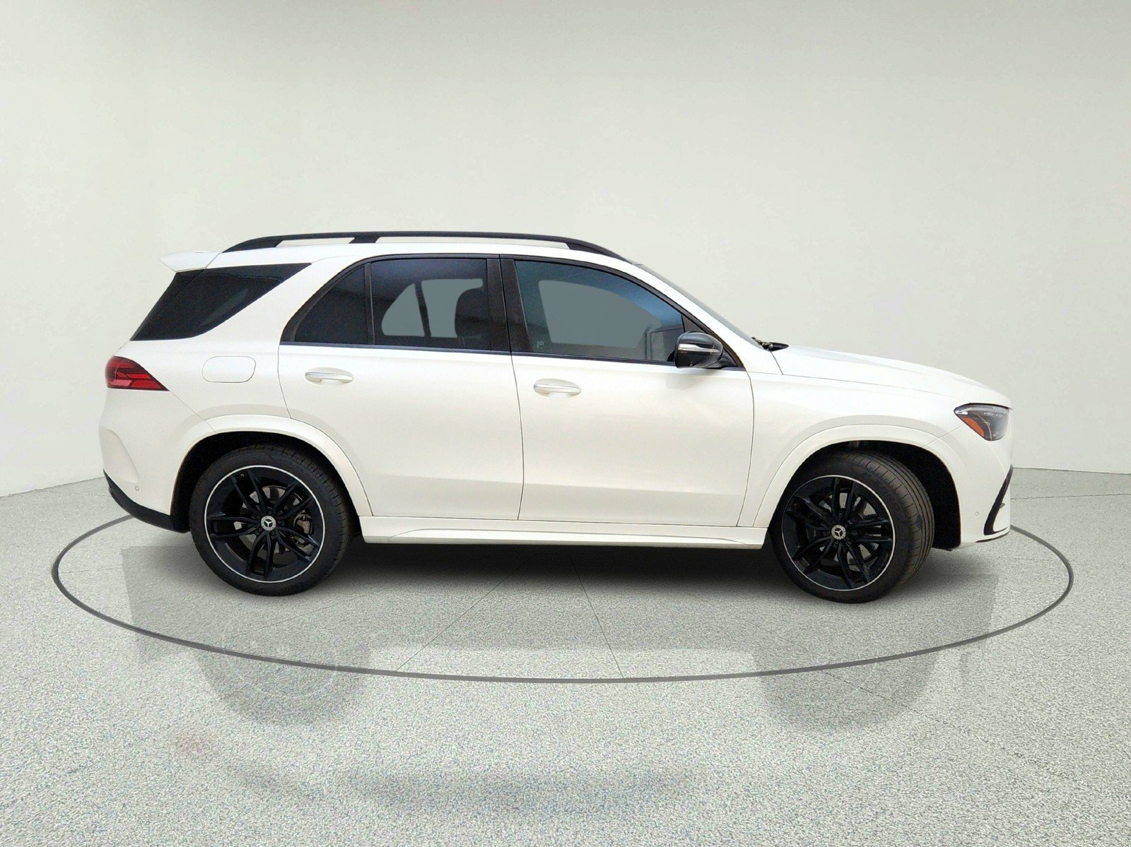 Certified Used 2024 MANUFAKTUR Diamond White Metallic Mercedes-Benz GLE 450 image 12