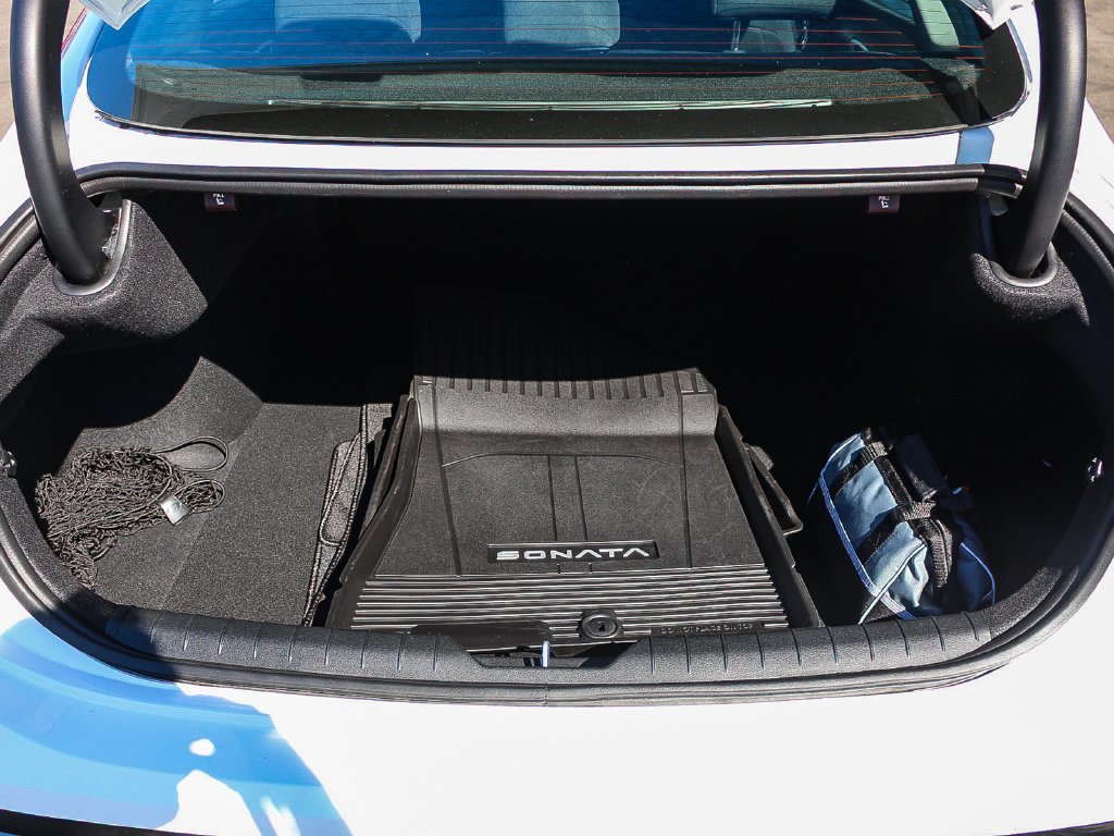 Used 2026 White Hyundai SEL Sport image 28