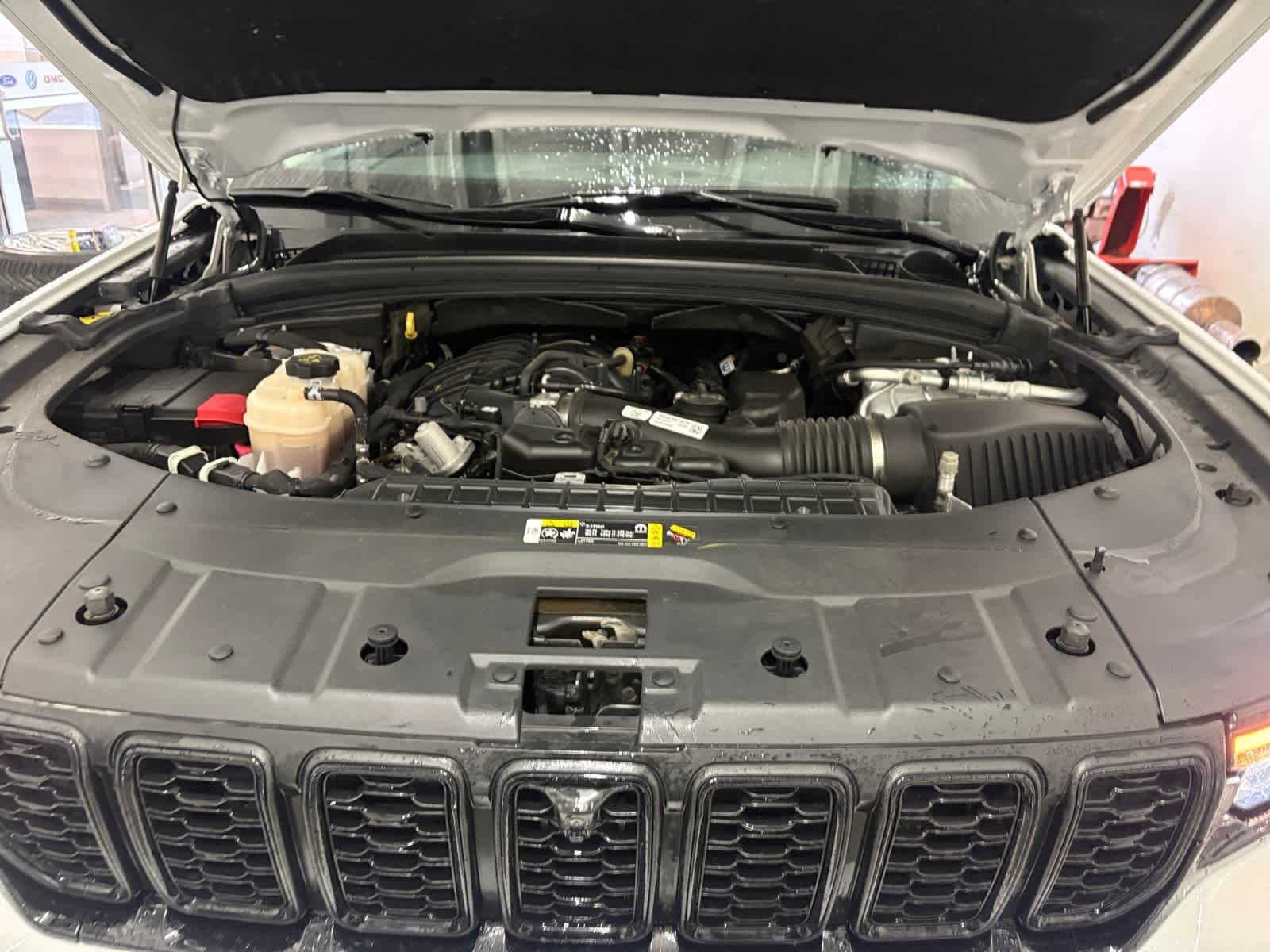 Used 2023 Bright White Jeep Limited image 18