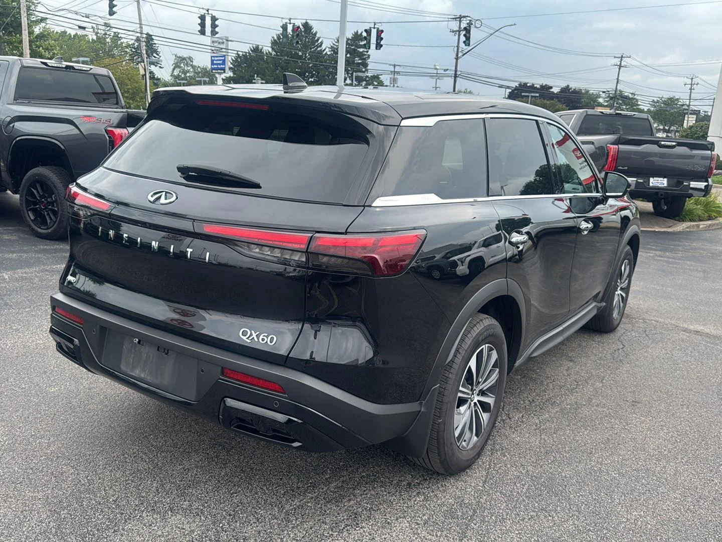 Used 2023 Mineral Black INFINITI PURE image 6