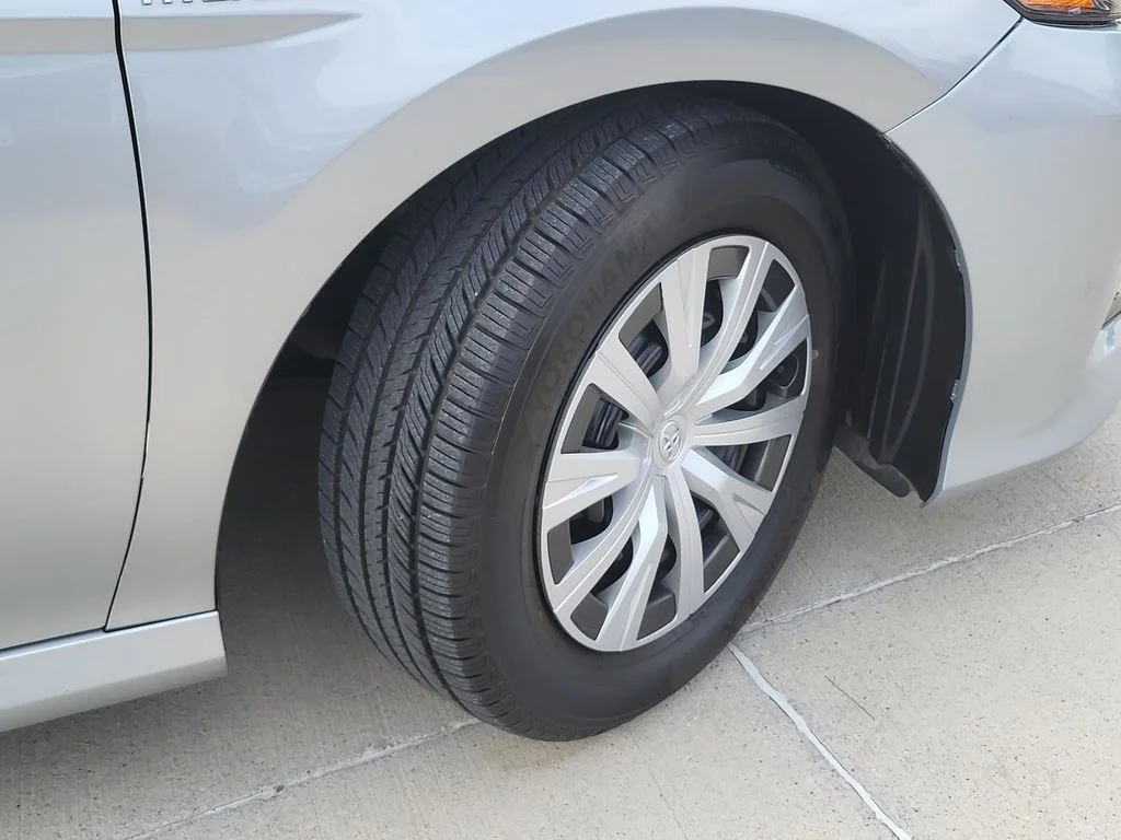Used 2020 Silver Toyota LE image 6