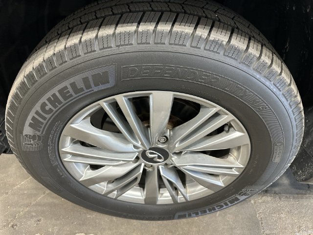 Used 2018 Gray INFINITI Base image 23