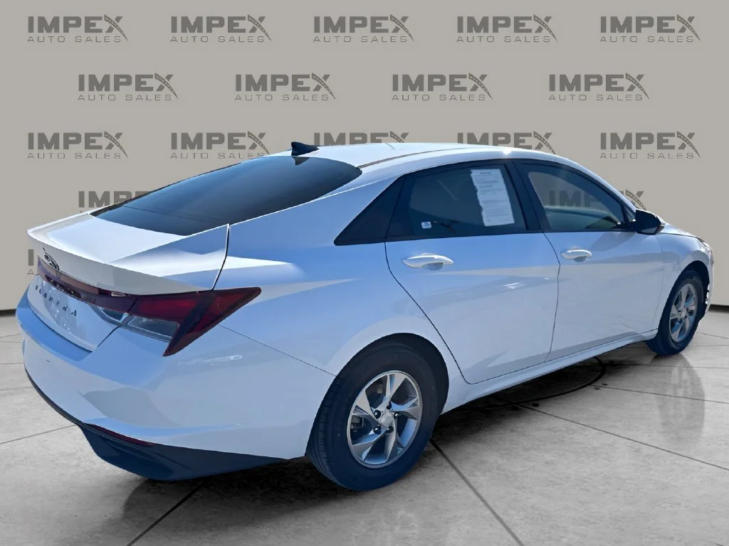 Used 2021 Gray Hyundai SE image 5