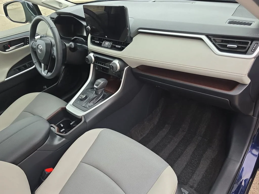 2024 Toyota RAV4 Limited - Photo 39
