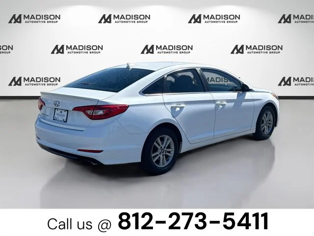 Used 2016 White Hyundai SE image 5