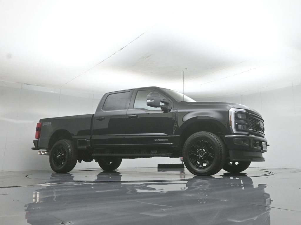 New 2026 Agate Black Metallic Ford XLT image 3