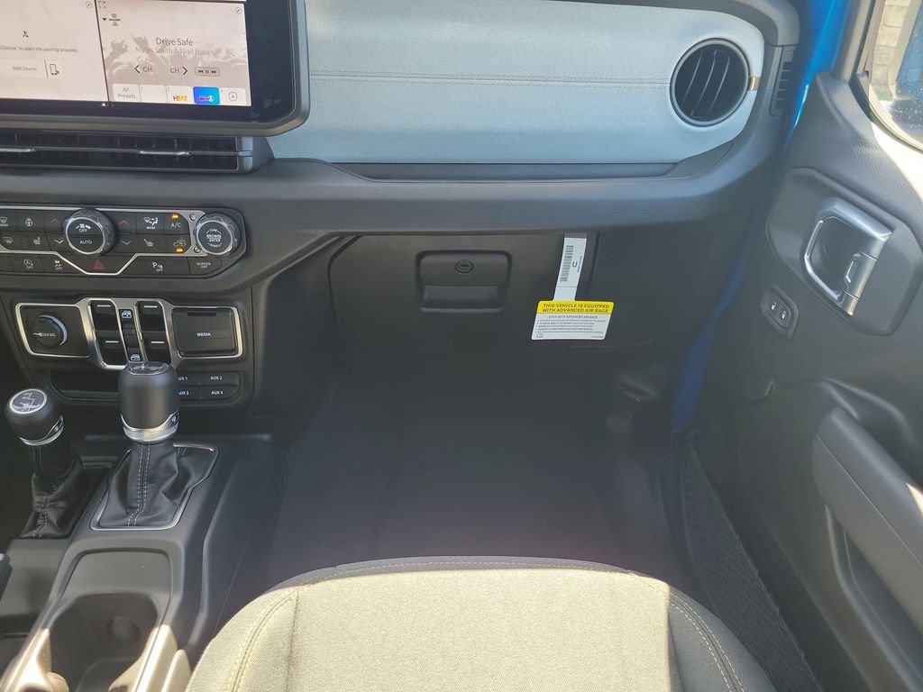 New 2025 Hydro Blue Pearl-Coat Exterior Paint Jeep Sport S image 14
