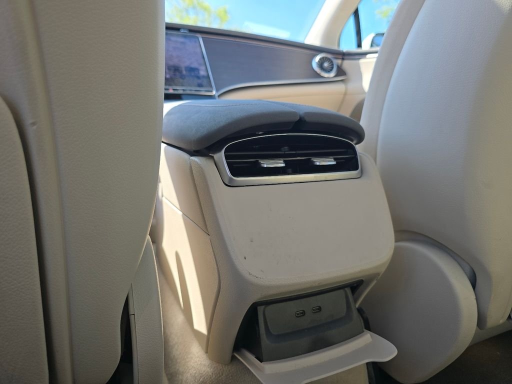 Used 2022 Polar White Mercedes-Benz 450 image 25