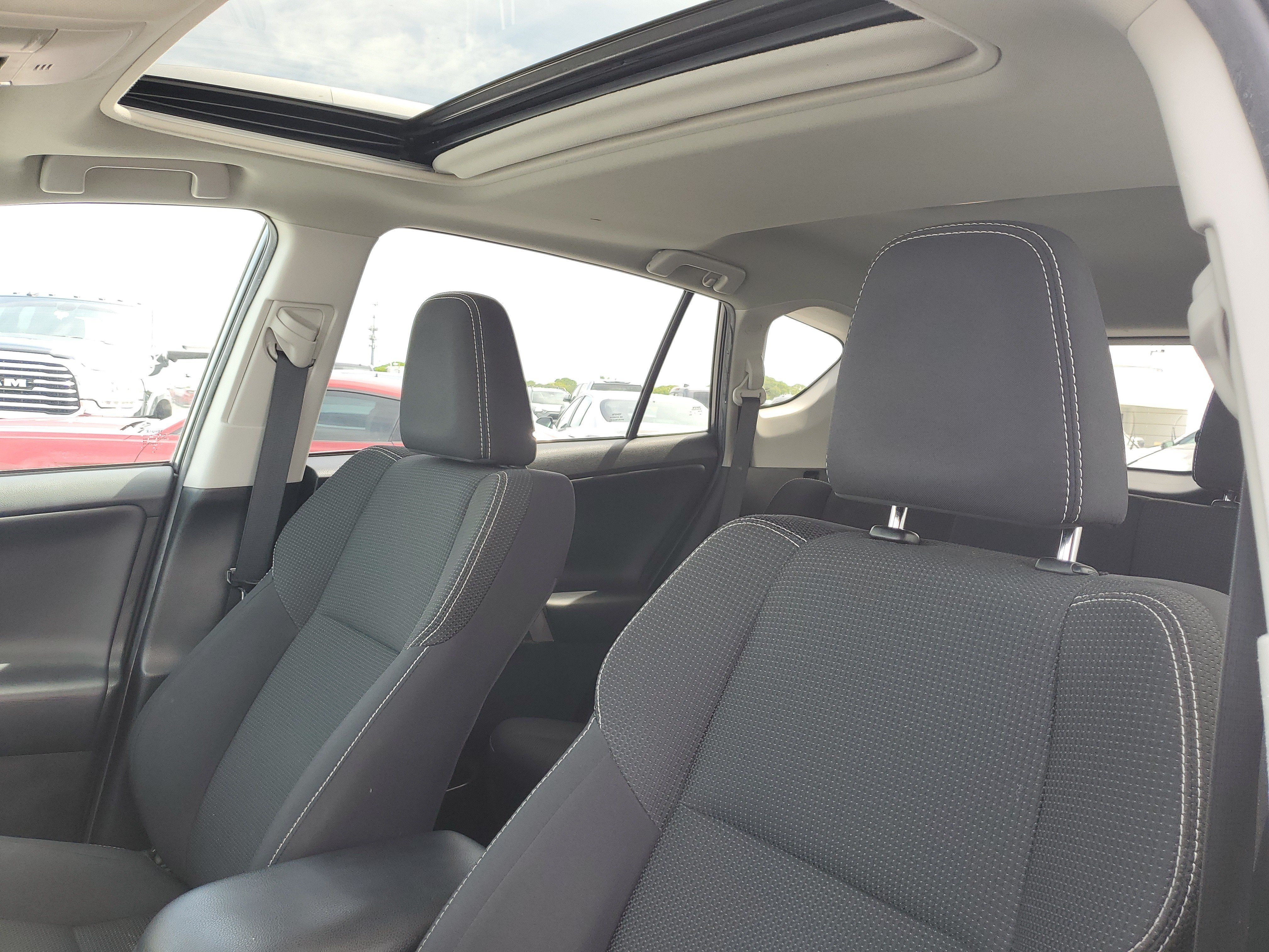 Used 2018 Magnetic Gray Metallic Toyota XLE image 17