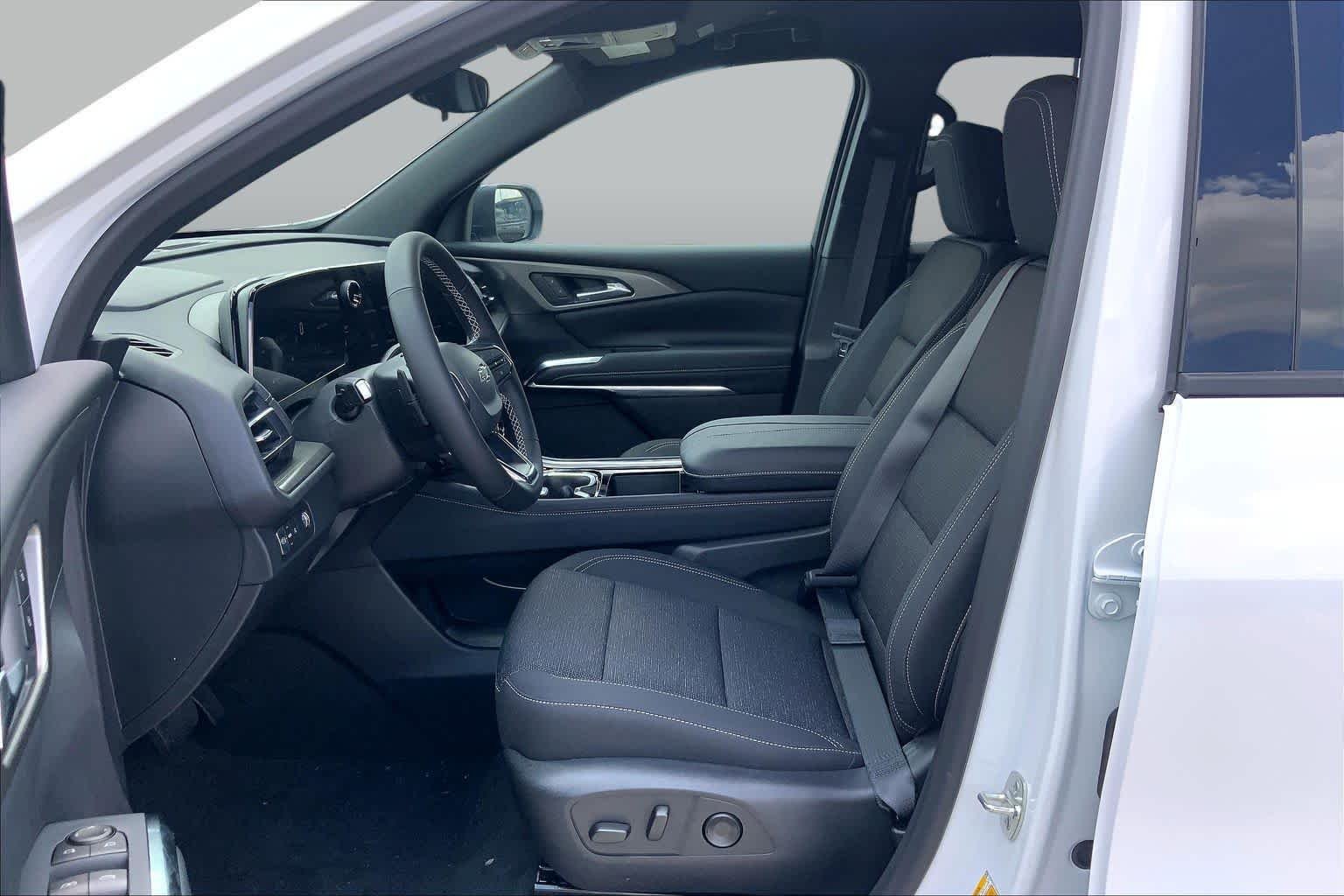 2026 Chevrolet Traverse LT - Photo 10