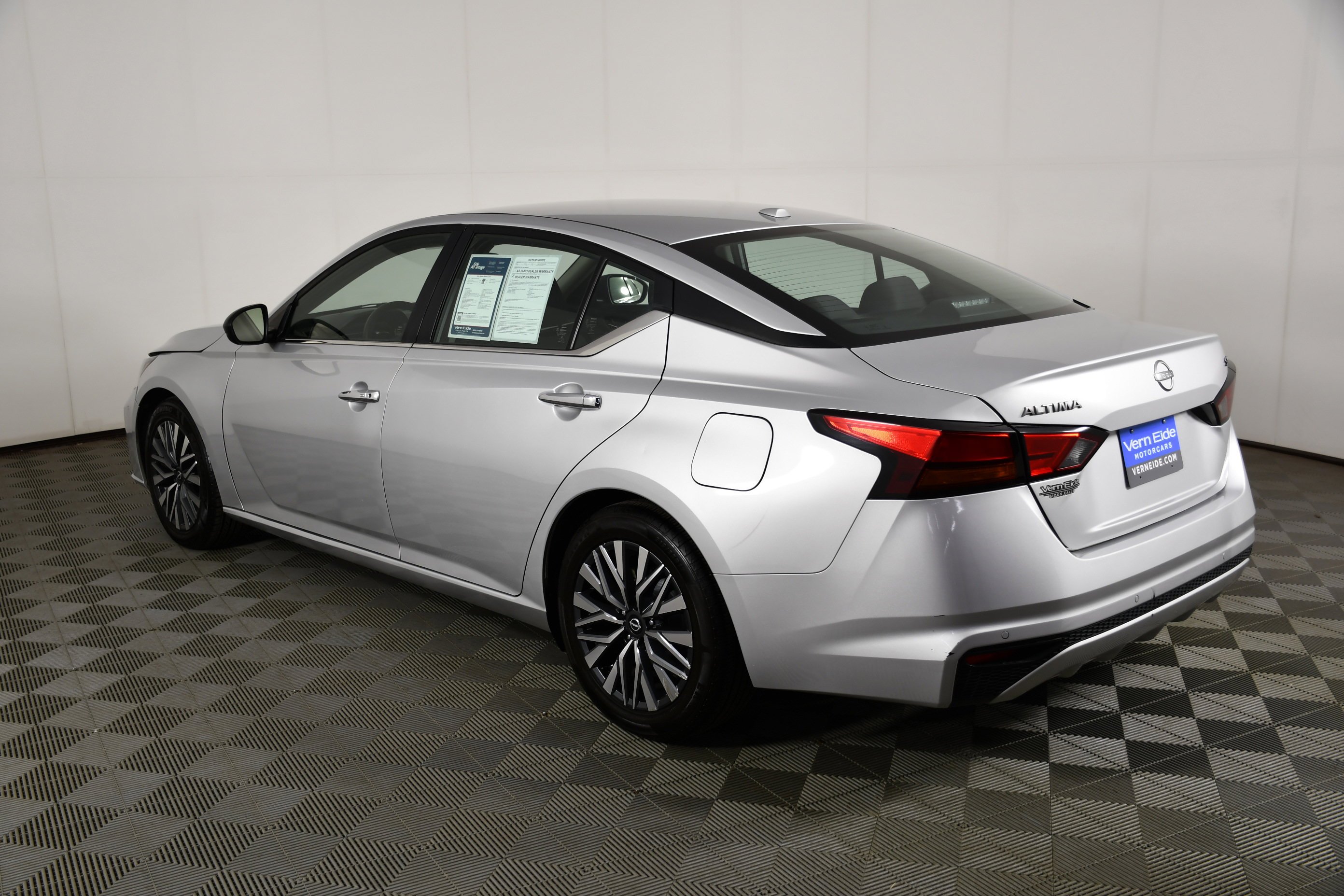 Used 2024 Brilliant Silver Metallic Nissan 2.5 SV image 8