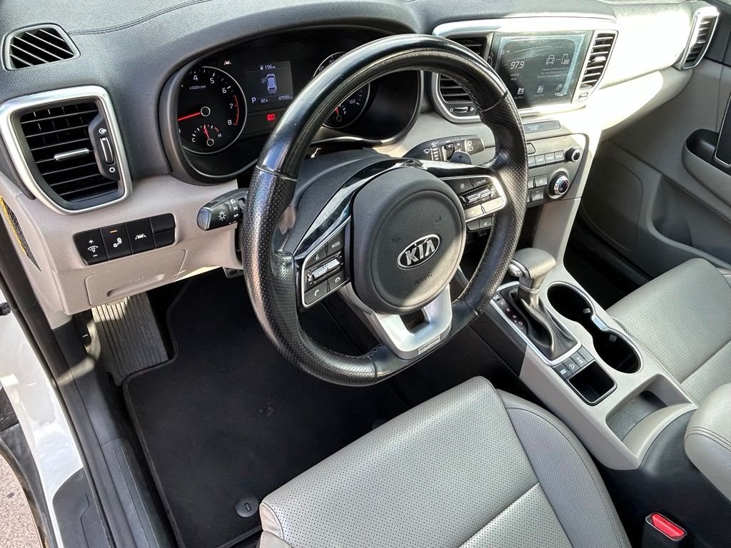 Used 2020 White Kia S image 18