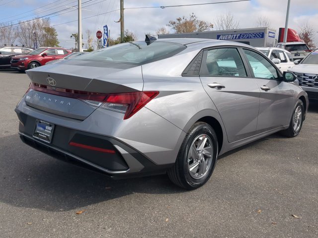 Used 2026 Silver Hyundai SE image 5
