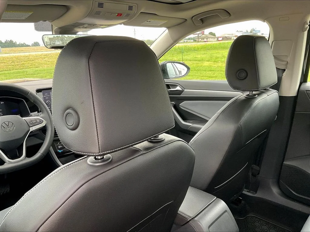 New 2026 Black Volkswagen 1.5T SE image 22