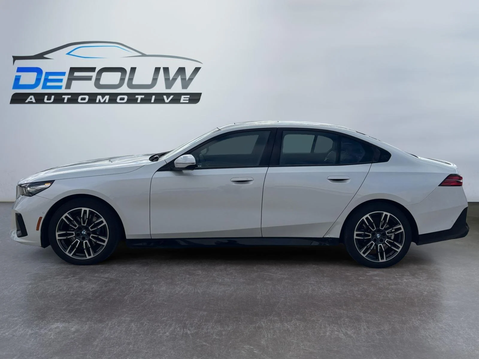 Used 2026 Mineral White Metallic BMW 530i xDrive image 6