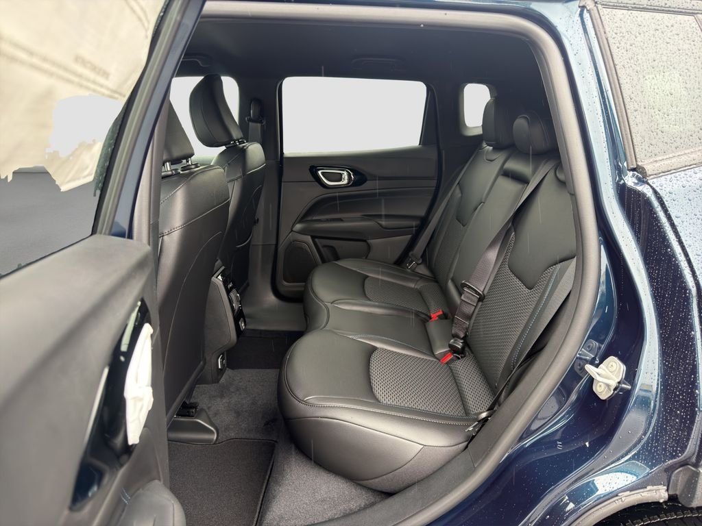 New 2026 Fathom Blue Pearl-Coat Exterior Paint Jeep Latitude image 13