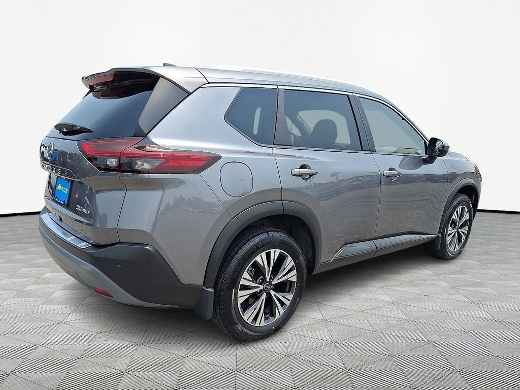 Used 2023 Gray Nissan SV image 7