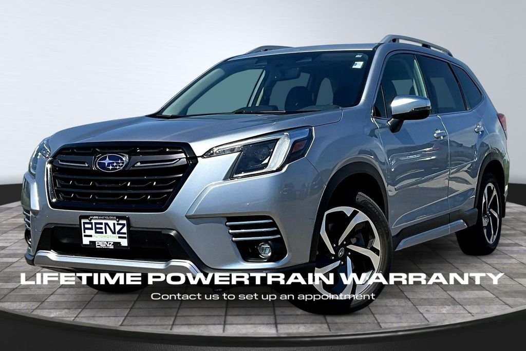 2023 Subaru Forester Touring's photo