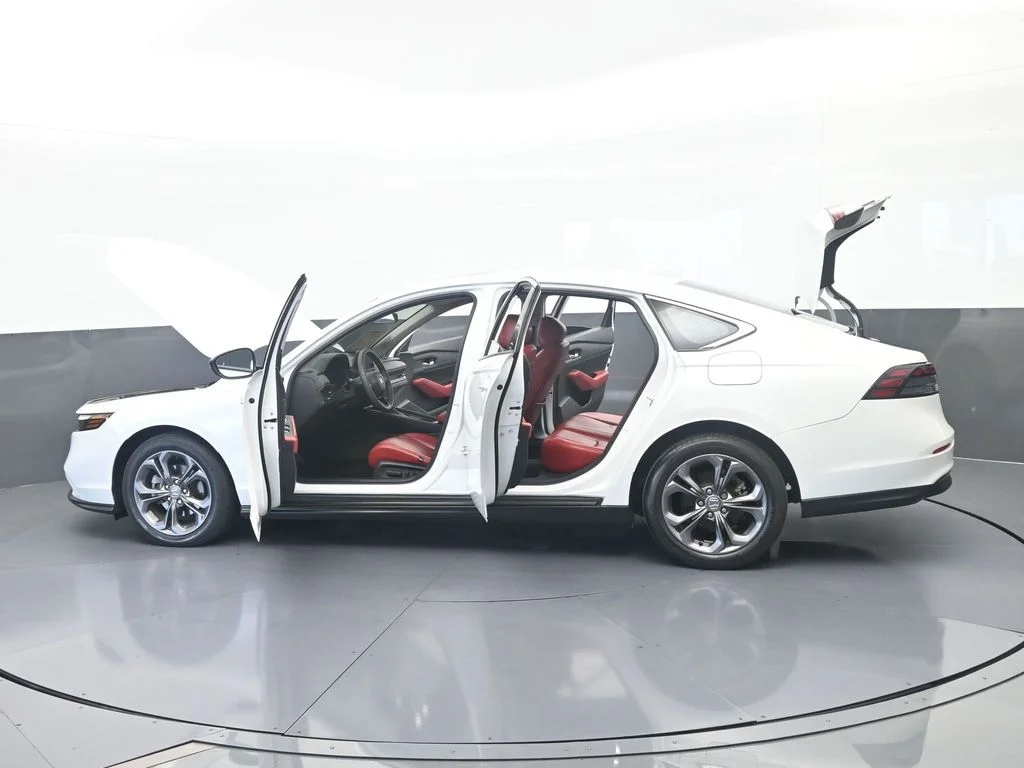 Used 2023 Platinum White Pearl Honda EX image 71