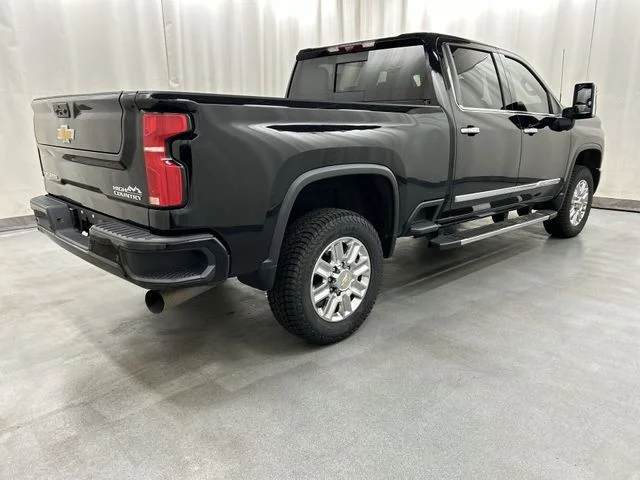 Used 2024 Black Chevrolet High Country image 4