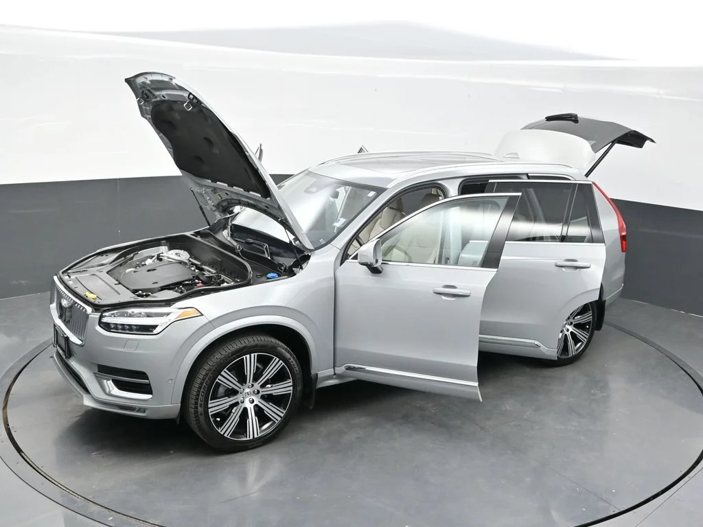 Certified Used 2024 Vapour Grey Volvo Plus image 42