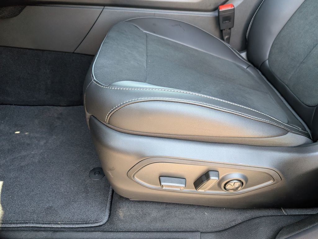 New 2026 Baltic Gray Metallic Clear-Coat Exterior Paint Jeep Altitude image 14