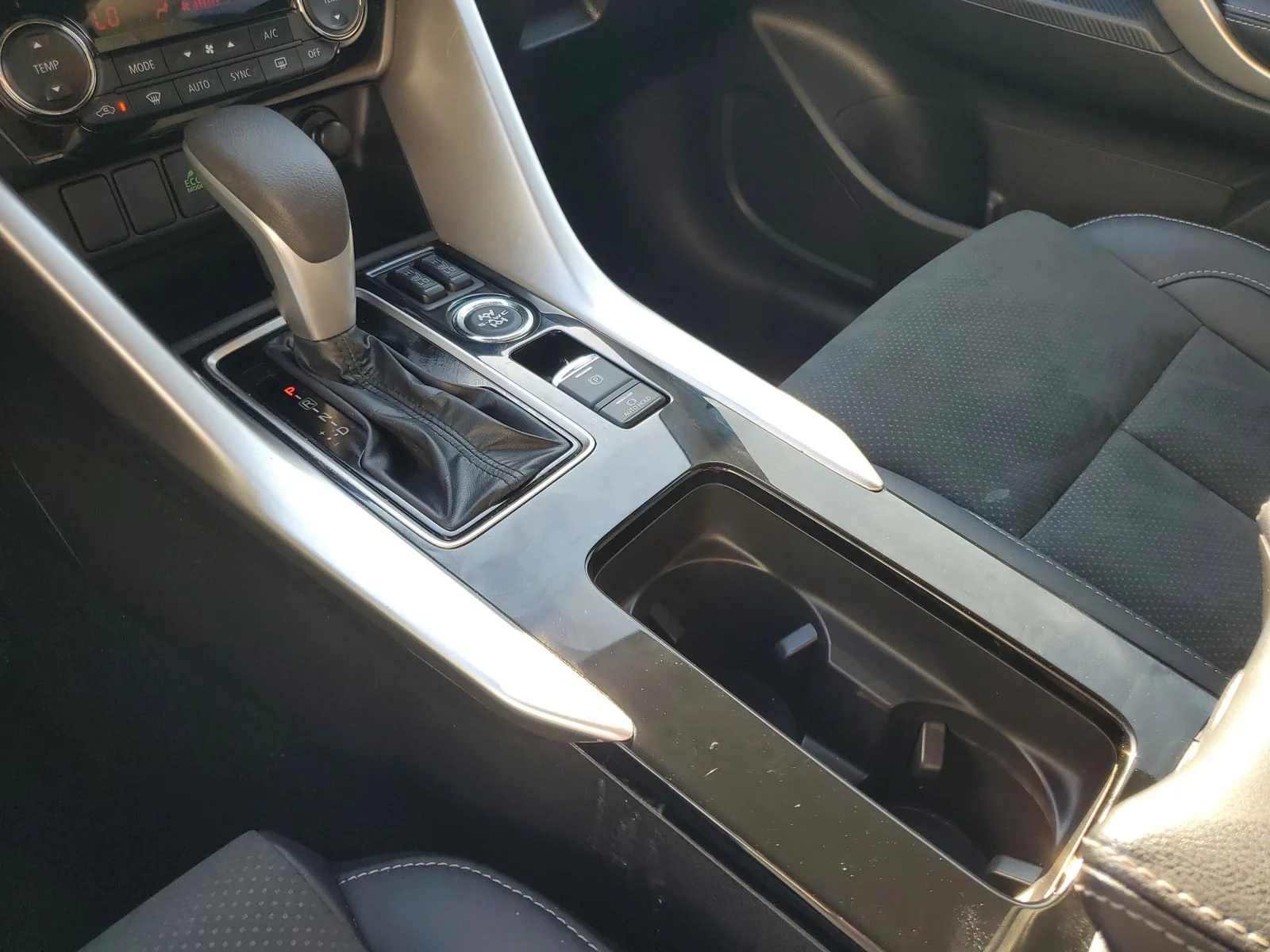 2024 Mitsubishi Eclipse Cross SE - Photo 20