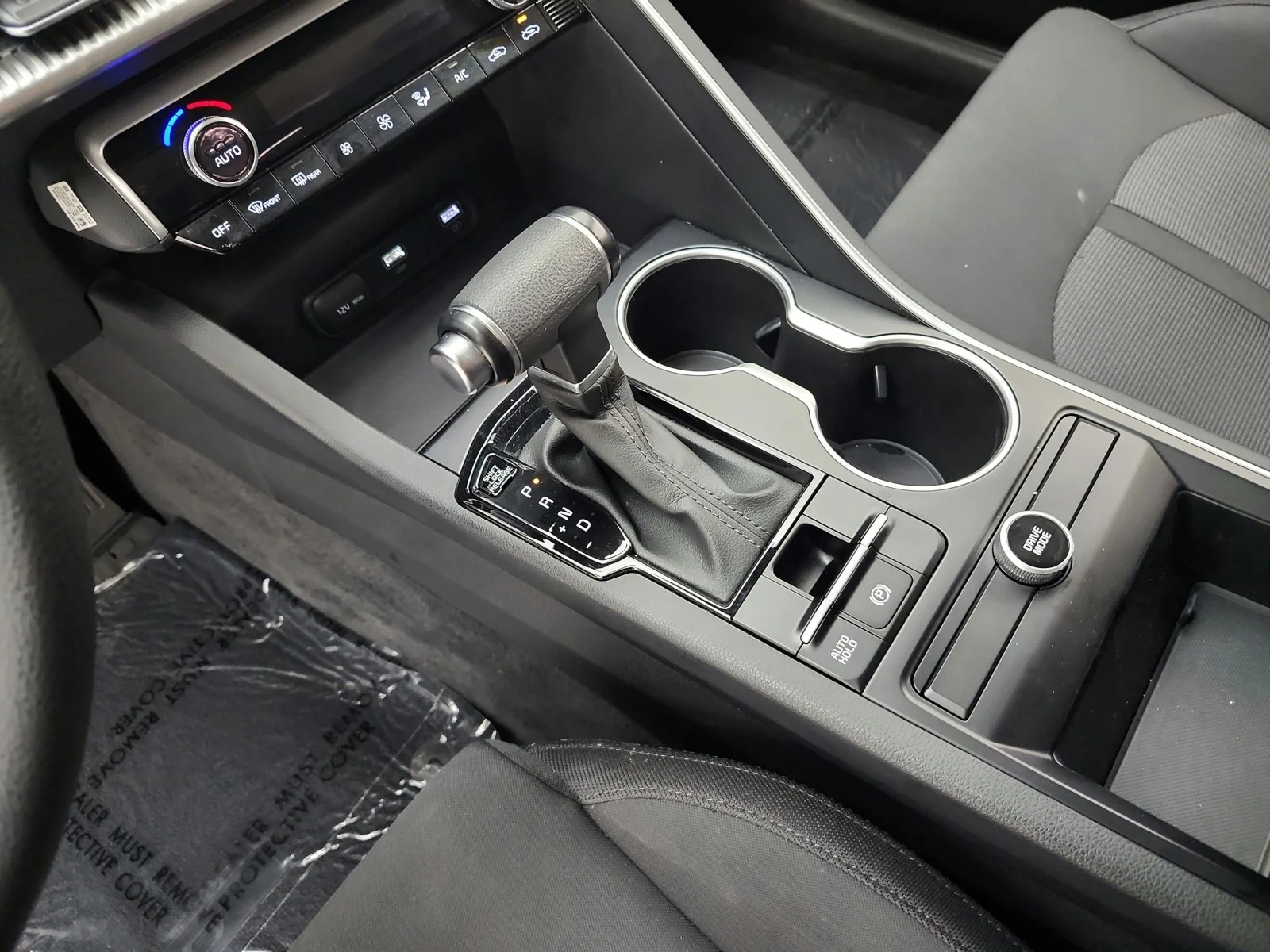 Used 2023 Glacial White Pearl Kia LXS image 11