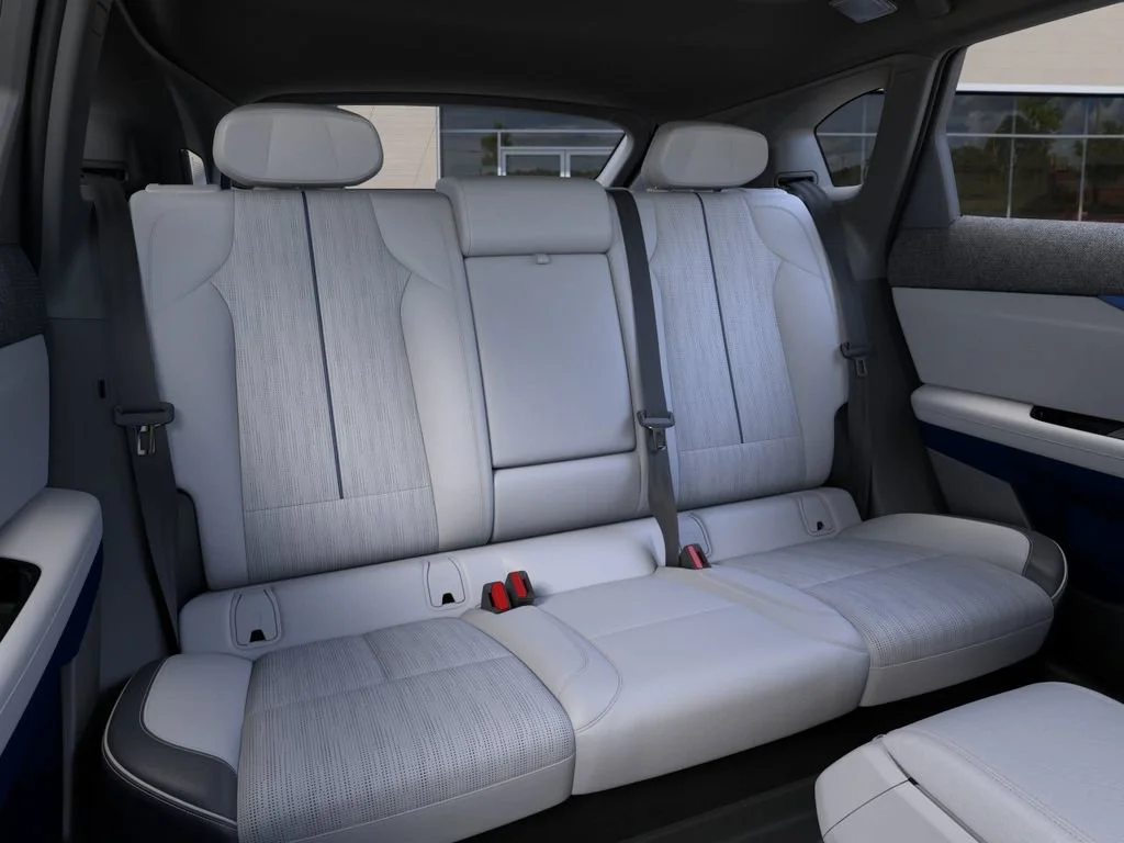 2026 Cadillac OPTIQ Premium Luxury - Photo 17