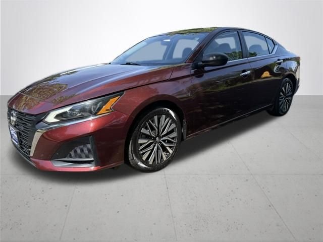 Used 2024 Red Nissan 2.5 SV image 2