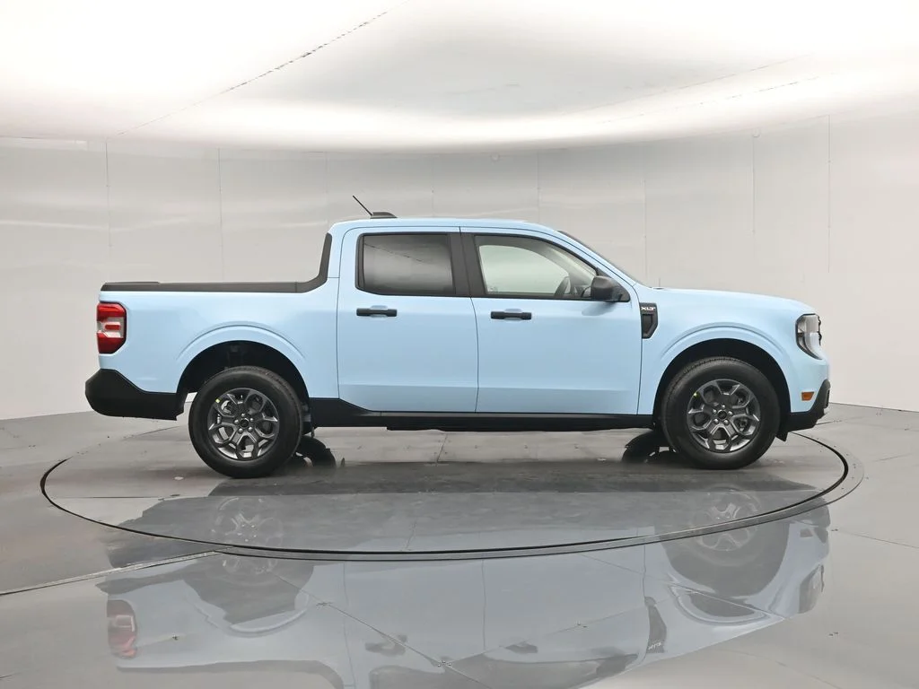 New 2026 Light Blue Ford XLT image 24
