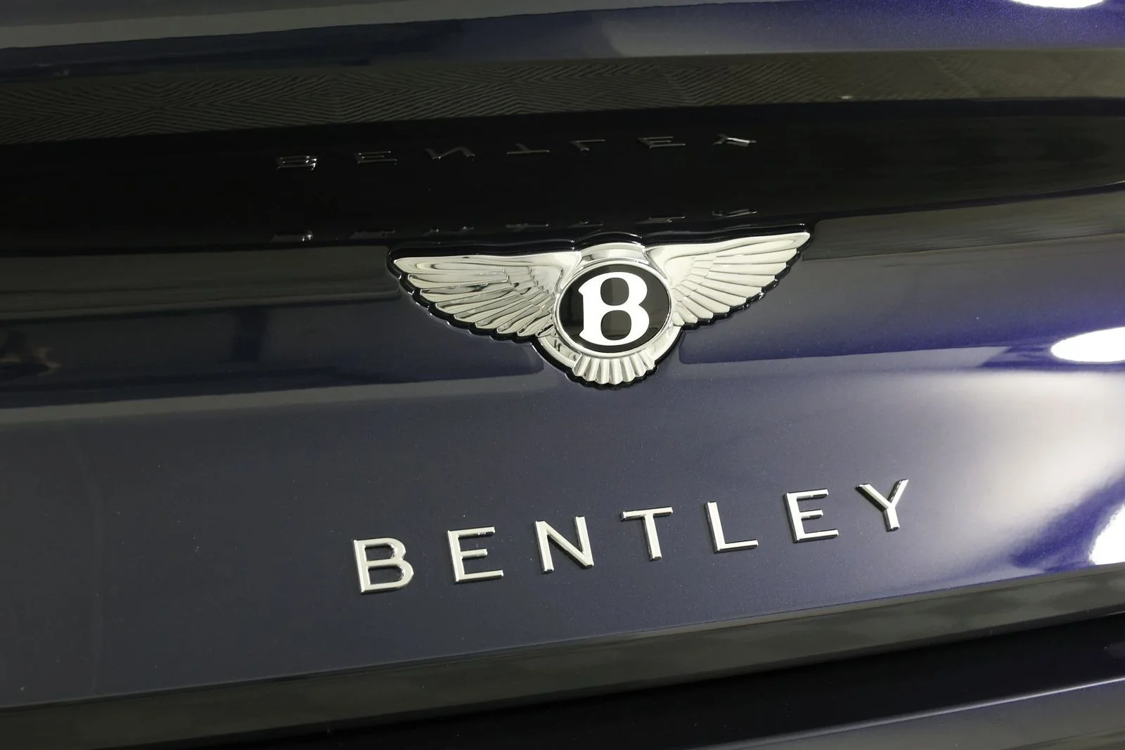 New 2026 Dark Sapphire Bentley GT V8 image 15