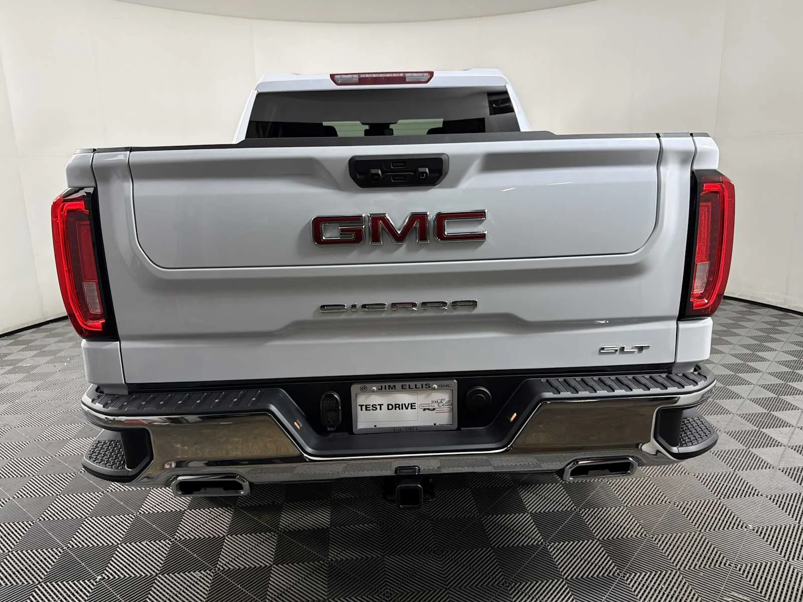 New 2026 Glacier White Tricoat GMC SLT image 5